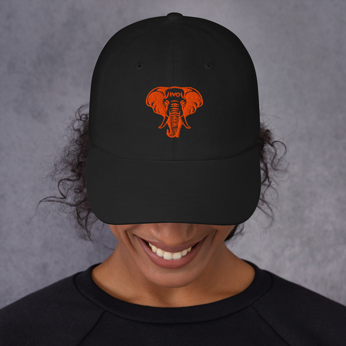 Casquette IVO HAT Khako Wear noire face — broderie IVO identité africaine